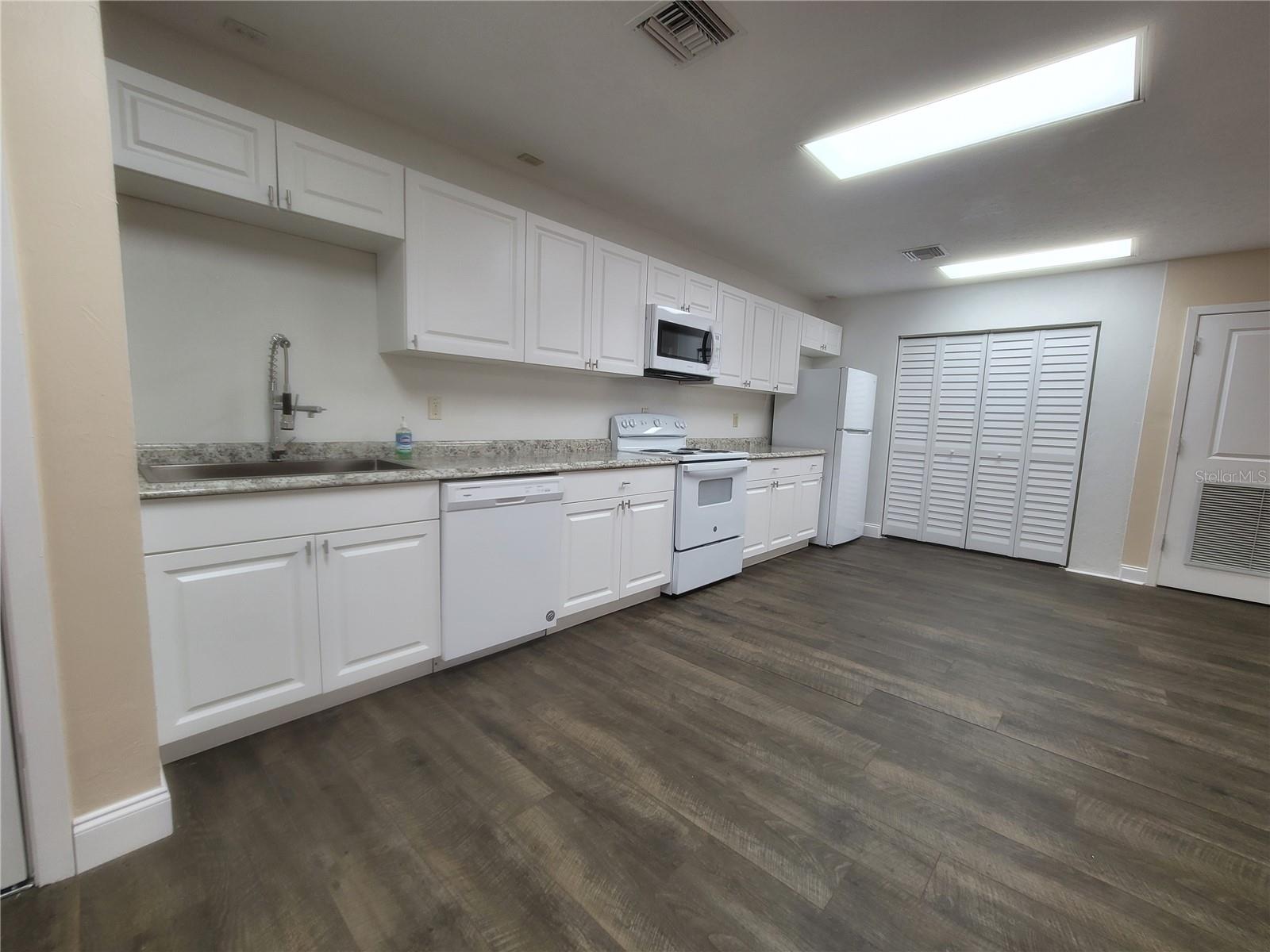 8717 SE STATE ROAD 100, LULU, FL, 32061