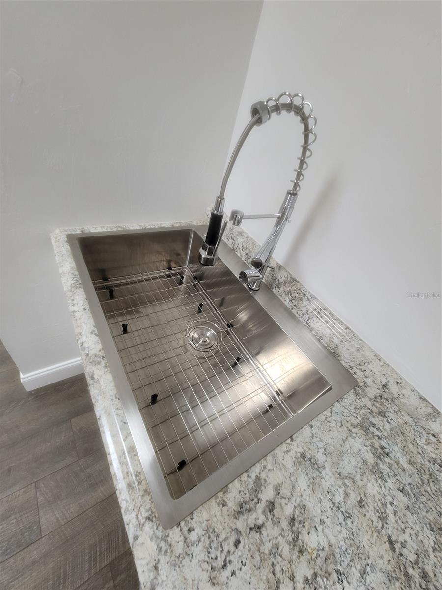 8717 SE STATE ROAD 100, LULU, FL, 32061