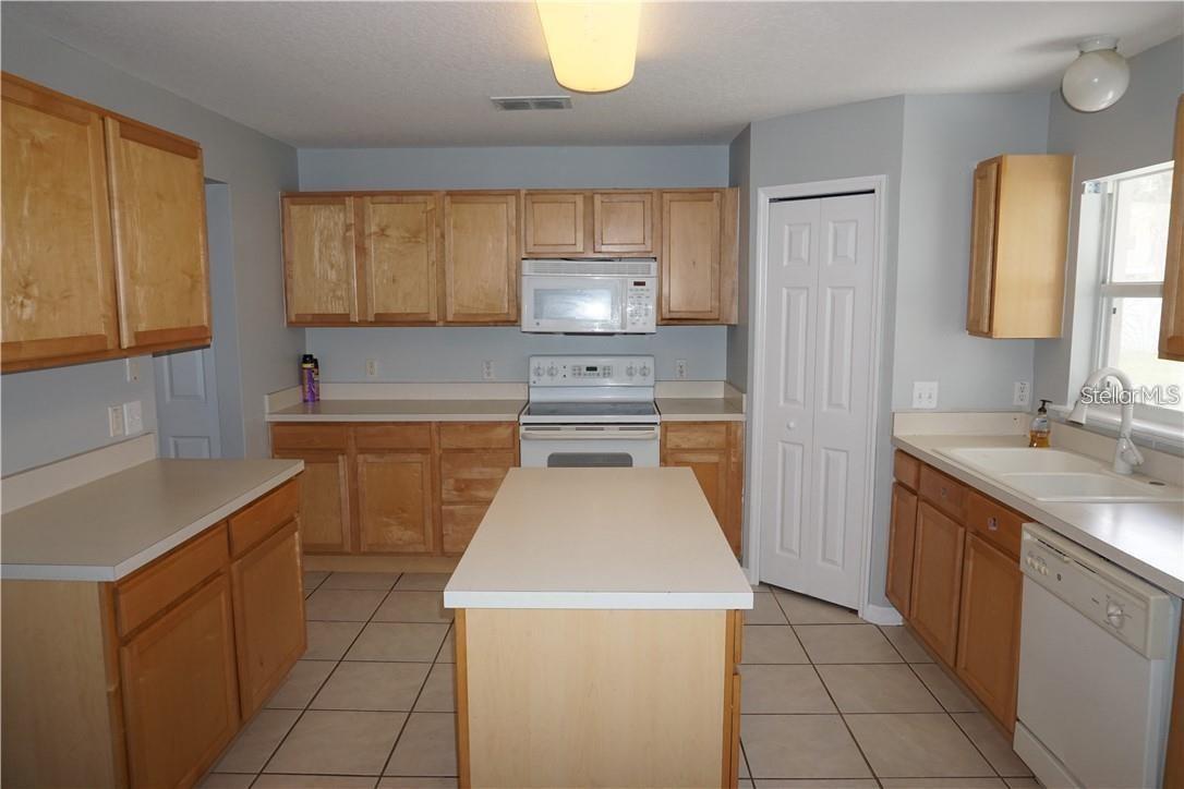2928 MAGNOLIA BLOSSOM CIR, CLERMONT, FL, 34711