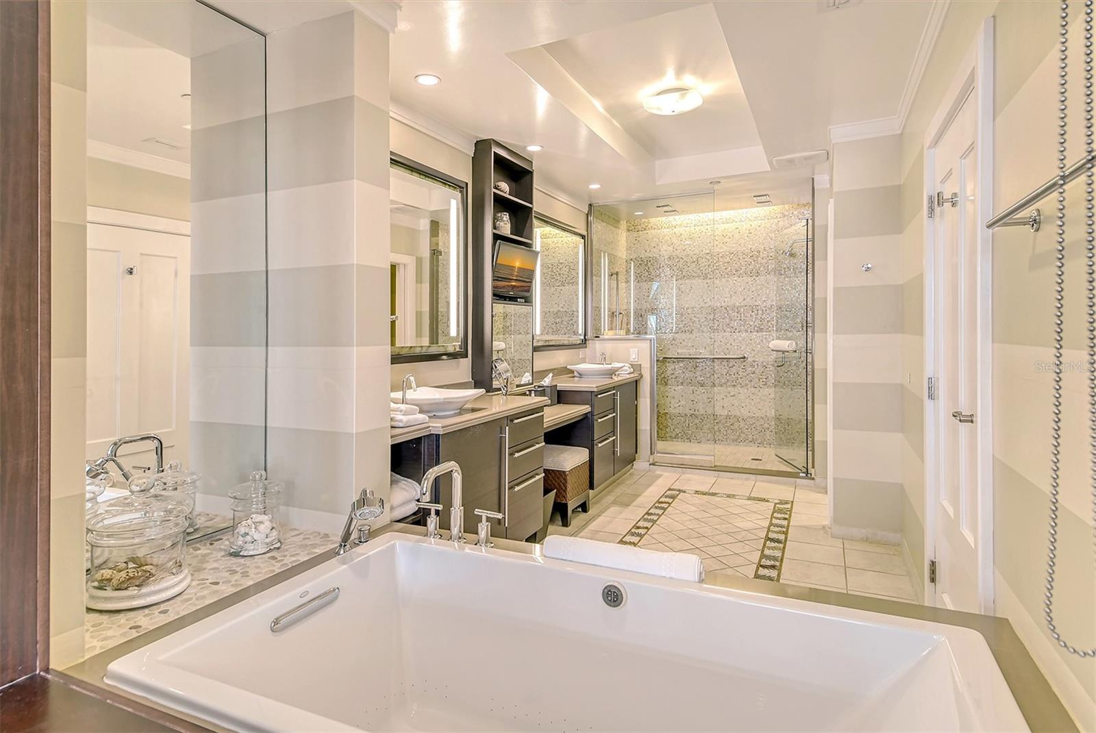 915 SEASIDE DR #613, Weeks 28-29, SARASOTA, FL, 34242