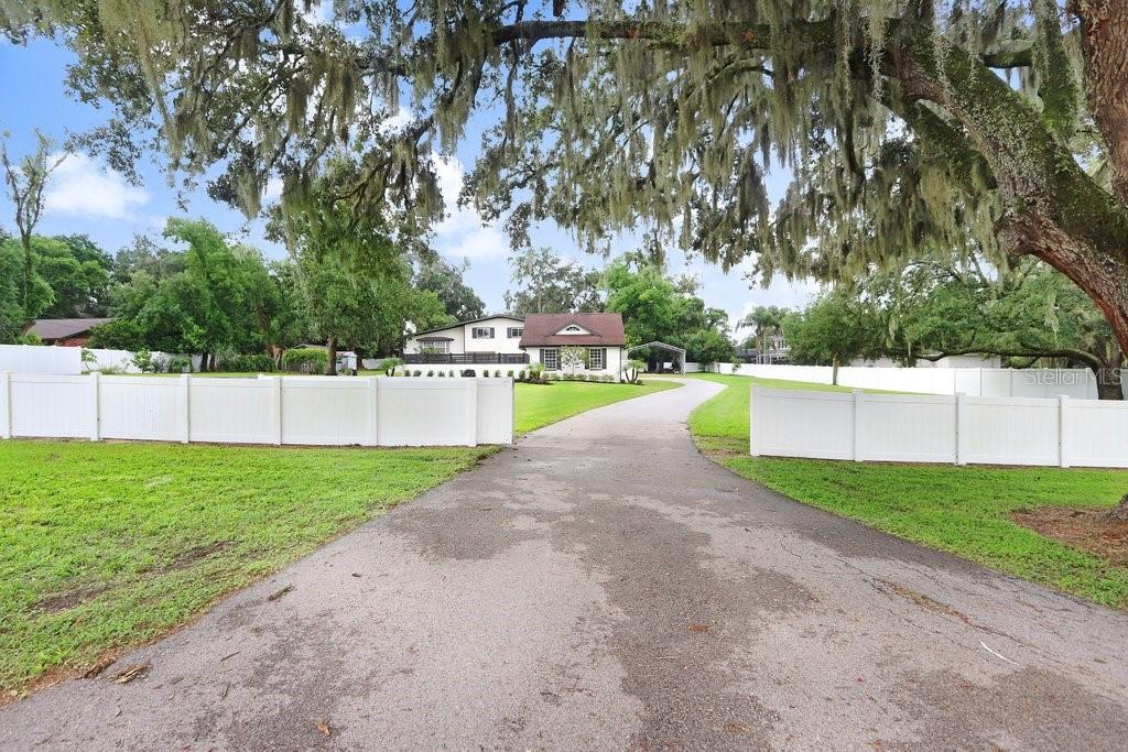 1401 E WHEELER RD, SEFFNER, FL, 33584