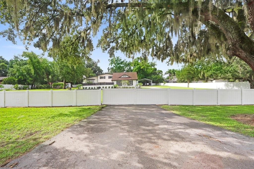 1401 E WHEELER RD, SEFFNER, FL, 33584