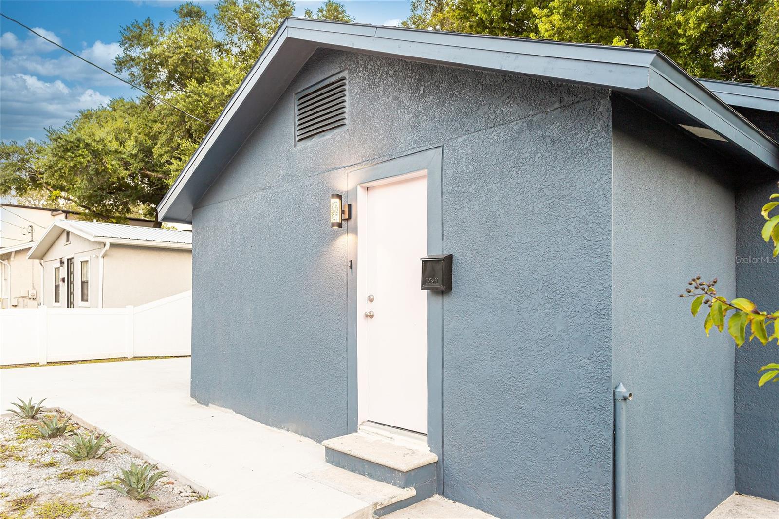 118 W SLIGH AVE, TAMPA, FL, 33604