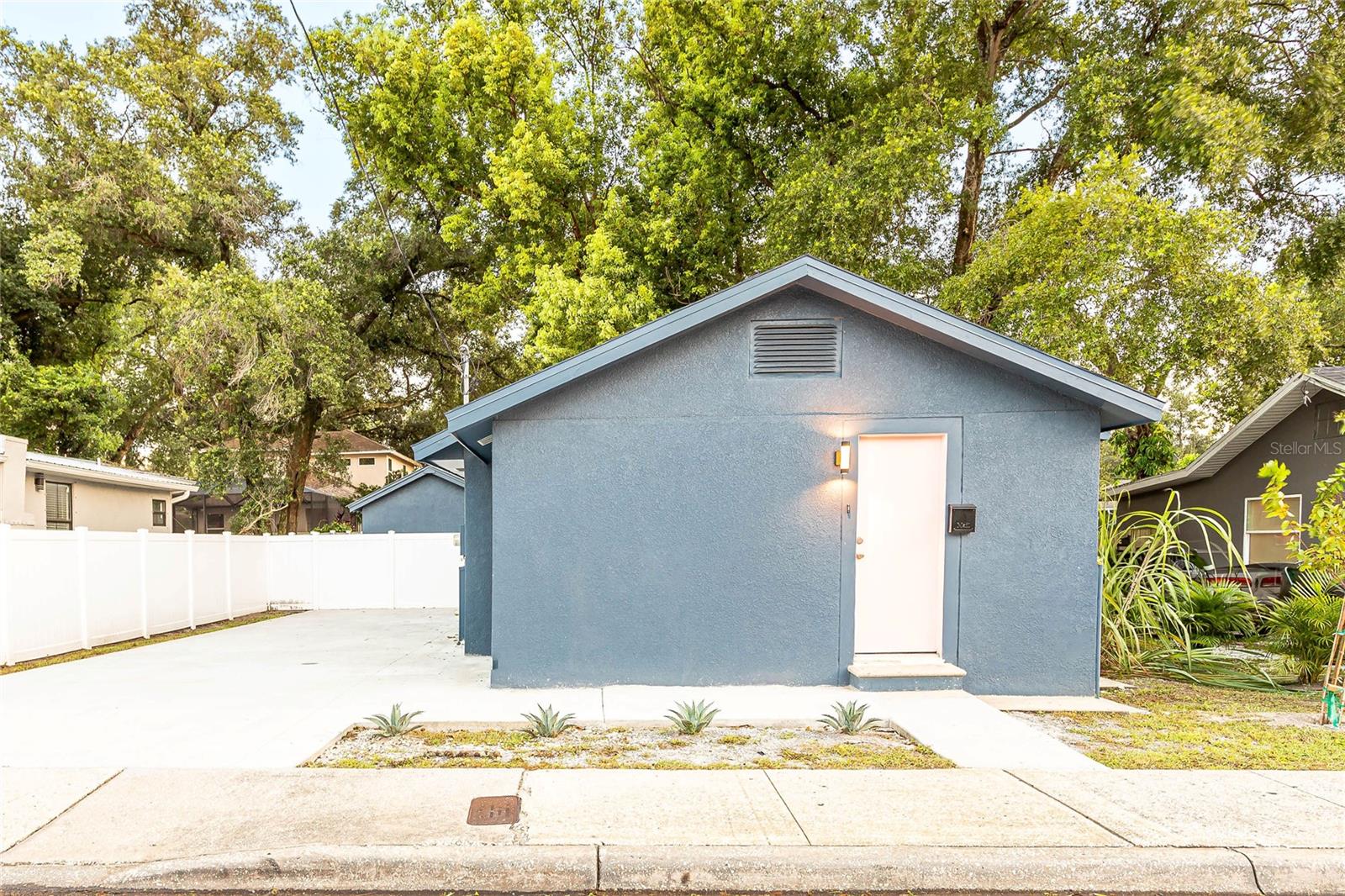 118 W SLIGH AVE, TAMPA, FL, 33604
