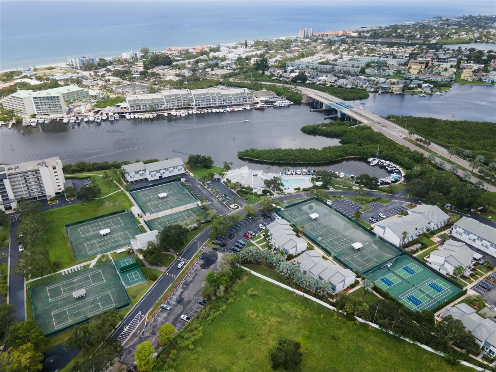 11590 SHIPWATCH DR #548, LARGO, FL, 33774