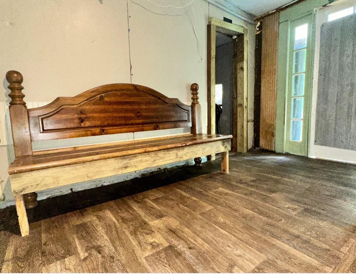 195 RAILROAD AVE, OSTEEN, FL, 32764