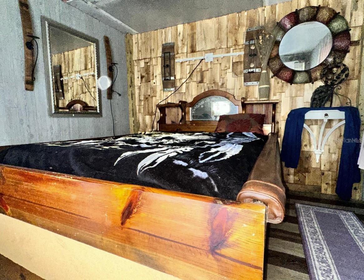 195 RAILROAD AVE, OSTEEN, FL, 32764