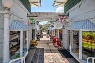 110 N TREMAIN ST #202, MOUNT DORA, FL, 32757