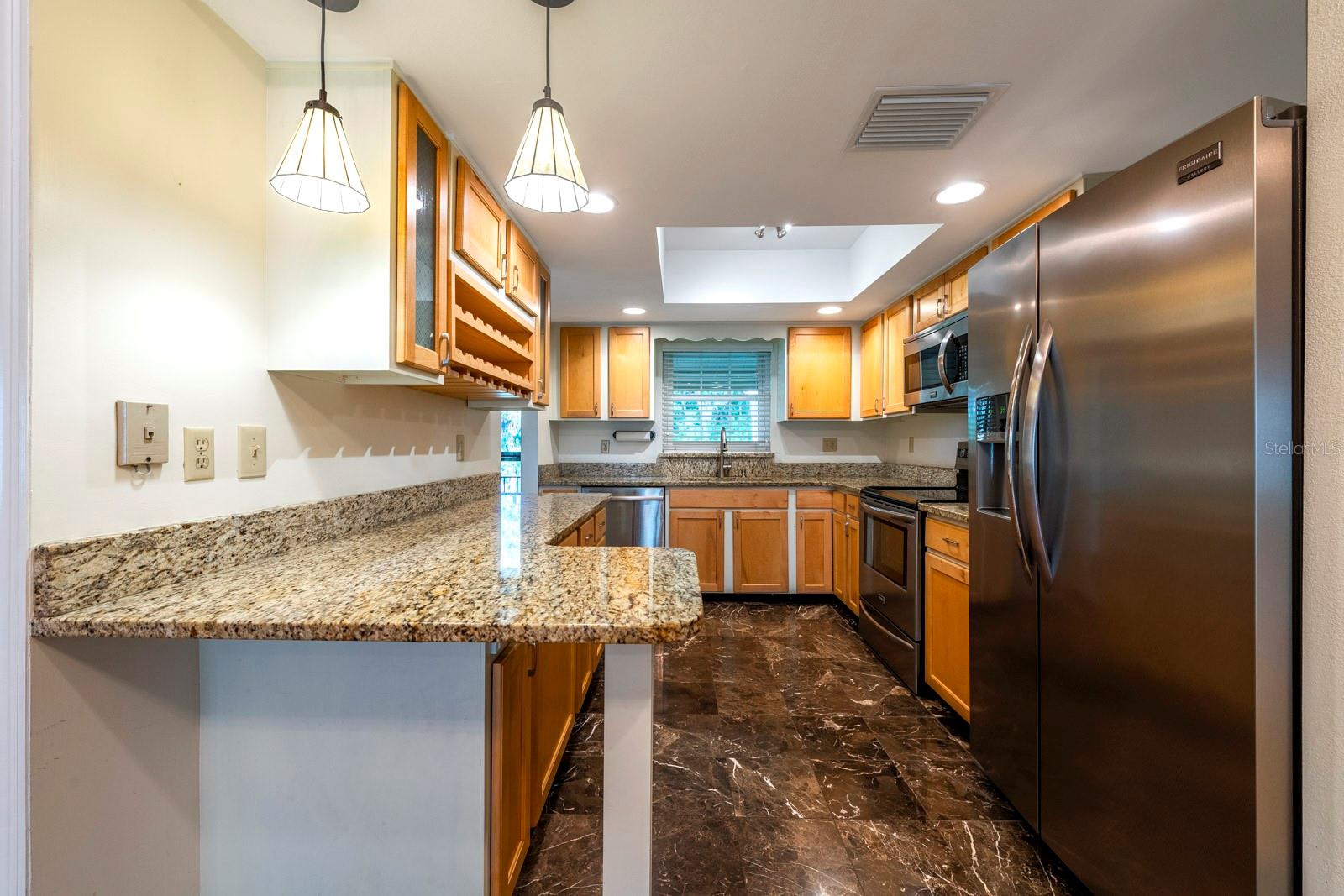 110 N TREMAIN ST #202, MOUNT DORA, FL, 32757