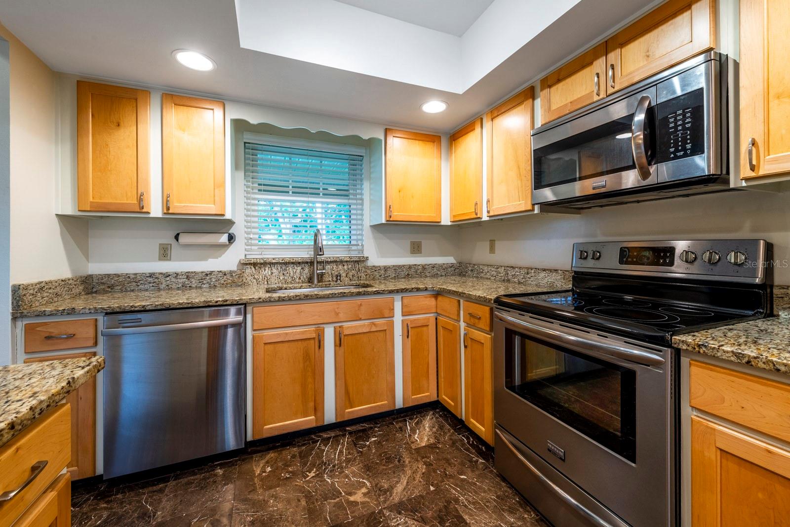110 N TREMAIN ST #202, MOUNT DORA, FL, 32757