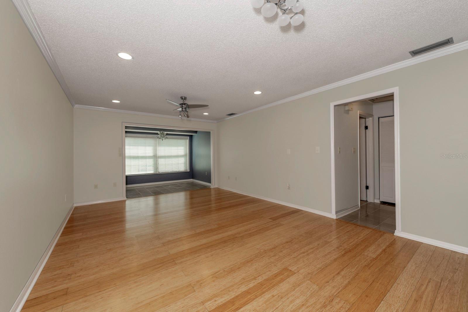 110 N TREMAIN ST #202, MOUNT DORA, FL, 32757