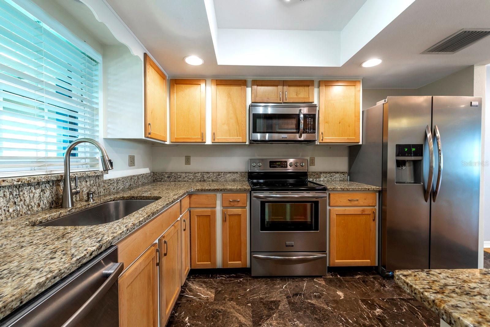 110 N TREMAIN ST #202, MOUNT DORA, FL, 32757
