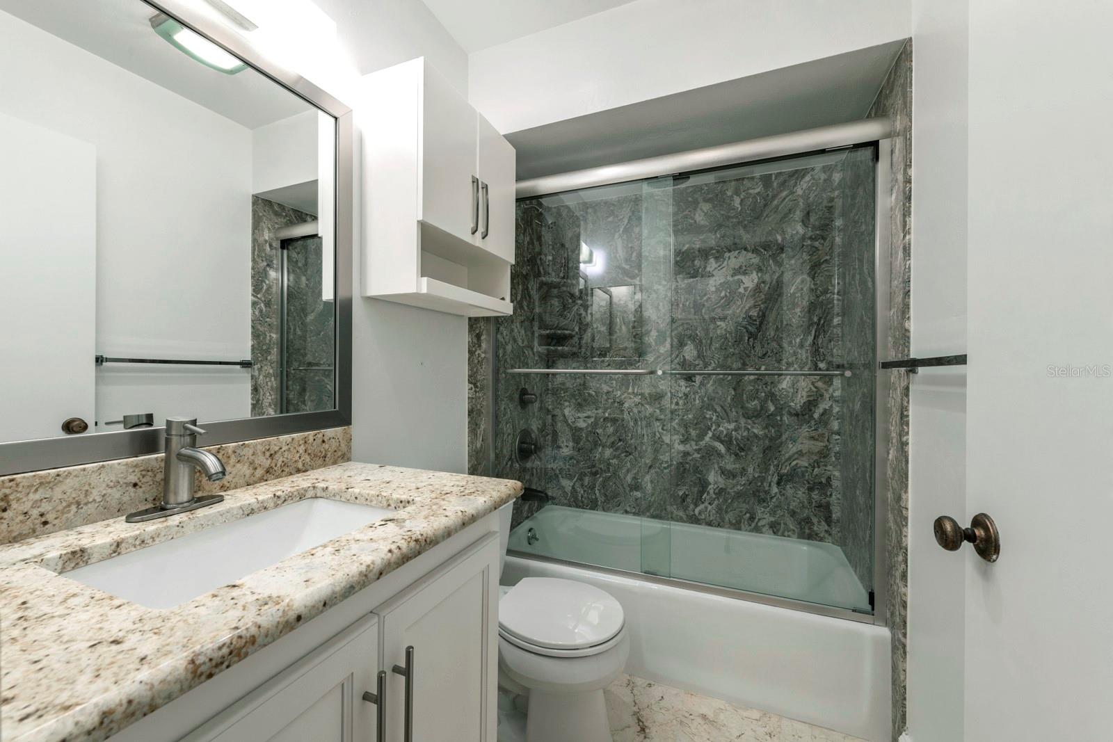 110 N TREMAIN ST #202, MOUNT DORA, FL, 32757