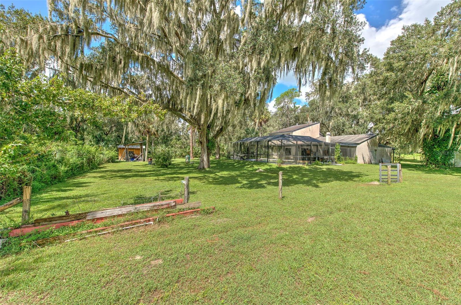 711 E KEYSVILLE RD, PLANT CITY, FL, 33567
