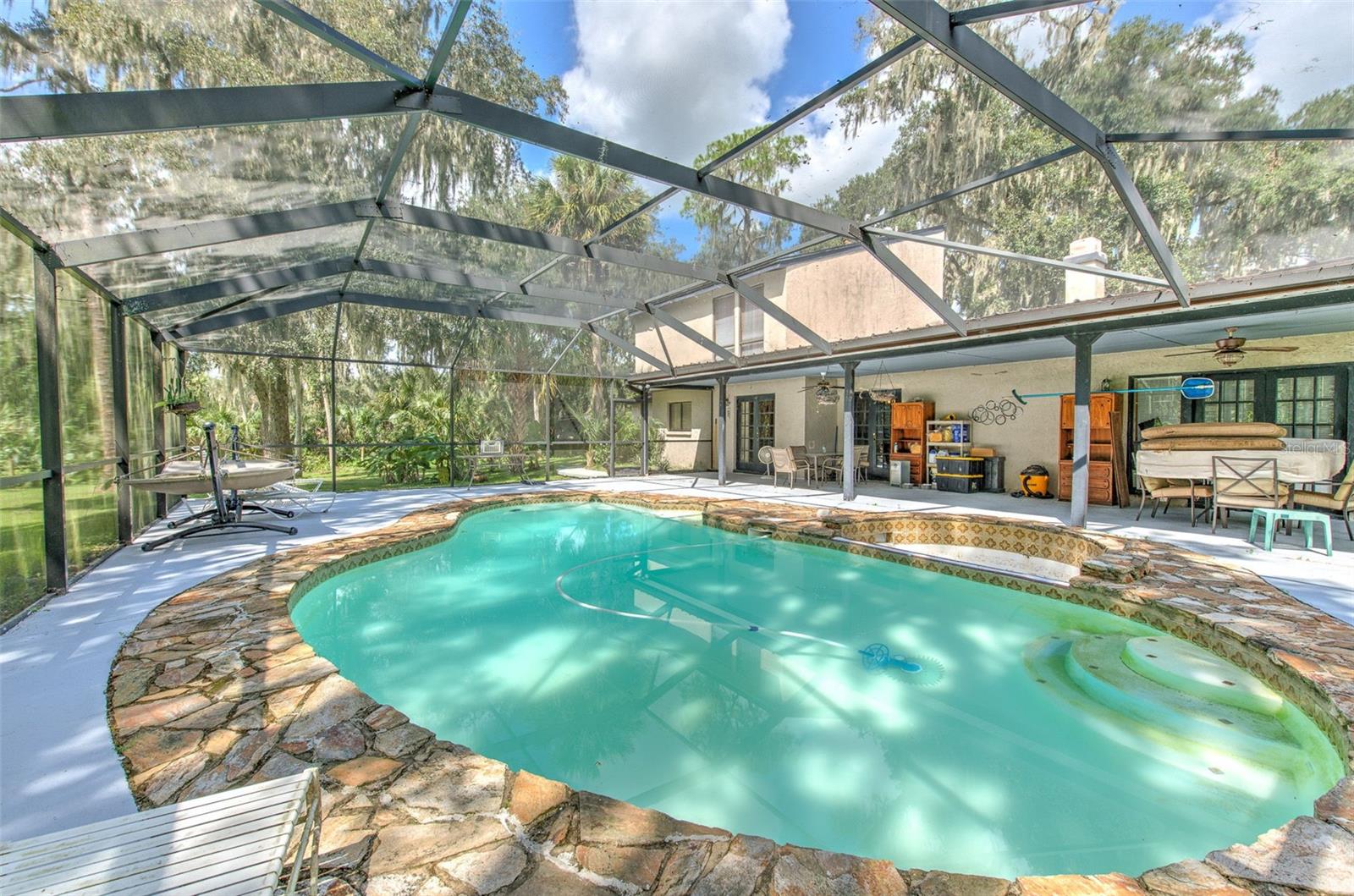 711 E KEYSVILLE RD, PLANT CITY, FL, 33567