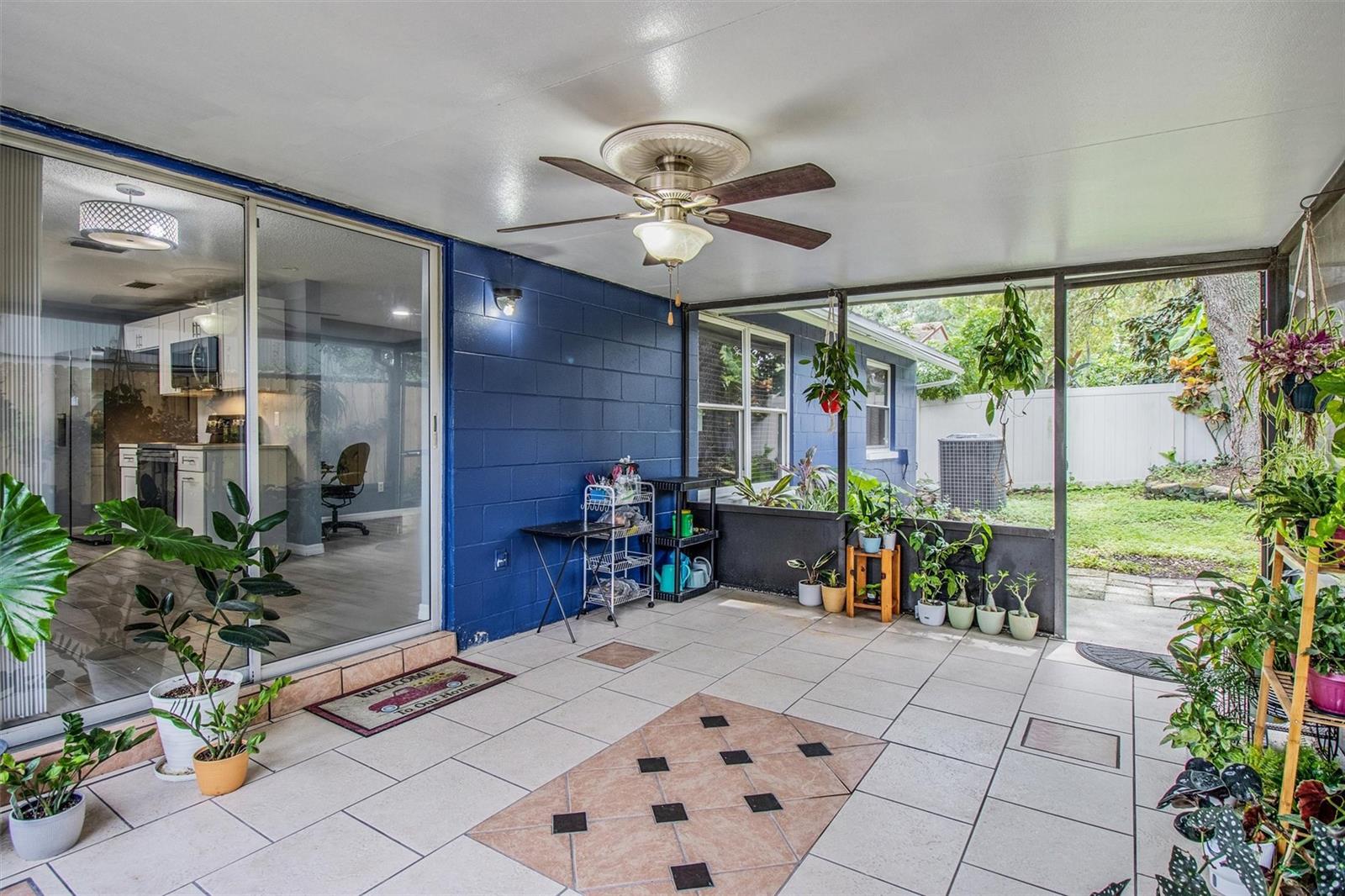 3303 RUSSETT DR, TAMPA, FL, 33618