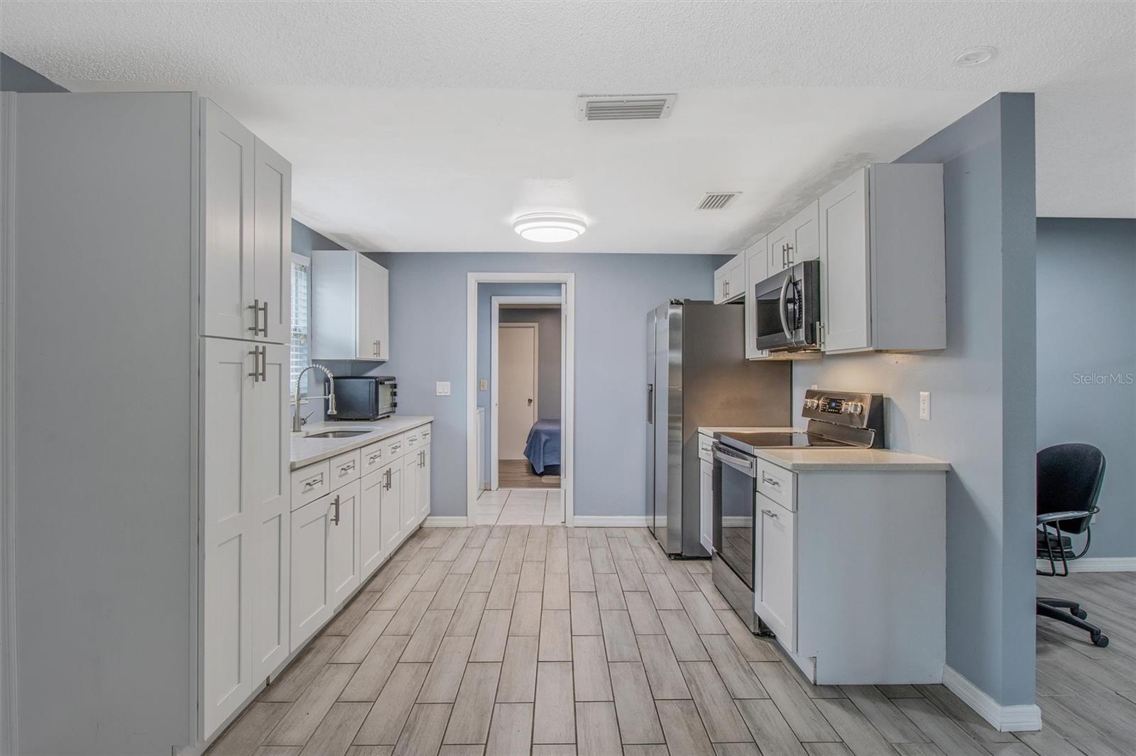 3303 RUSSETT DR, TAMPA, FL, 33618