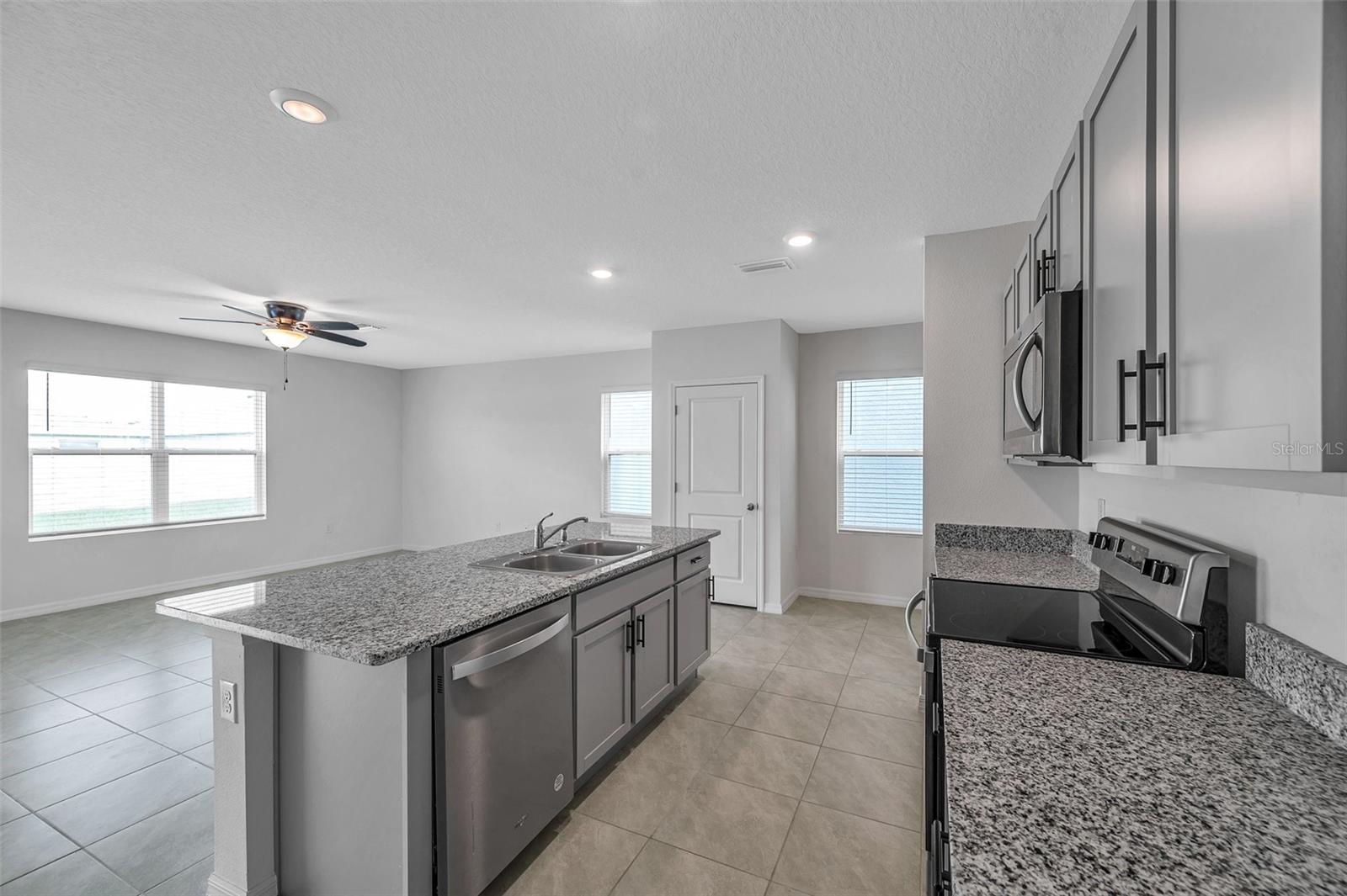 34115 JASPER STONE DR, WESLEY CHAPEL, FL, 33543