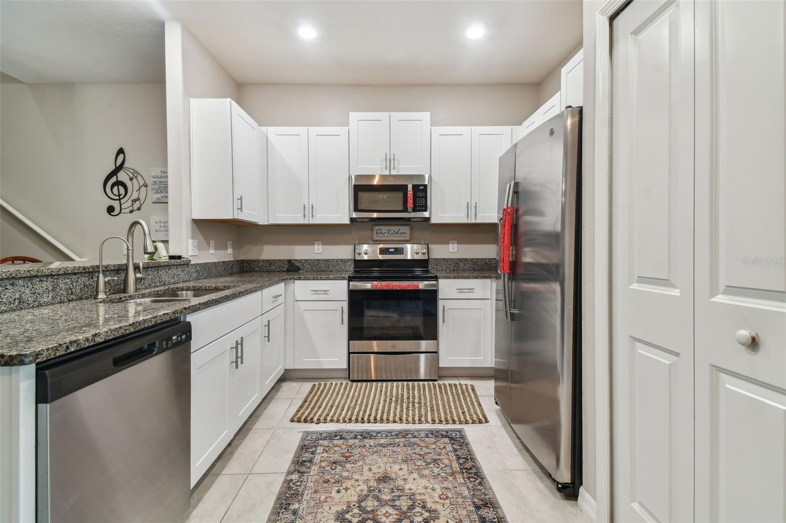 9532 PEMBROOKE PINES DR, SUN CITY CENTER, FL, 33573