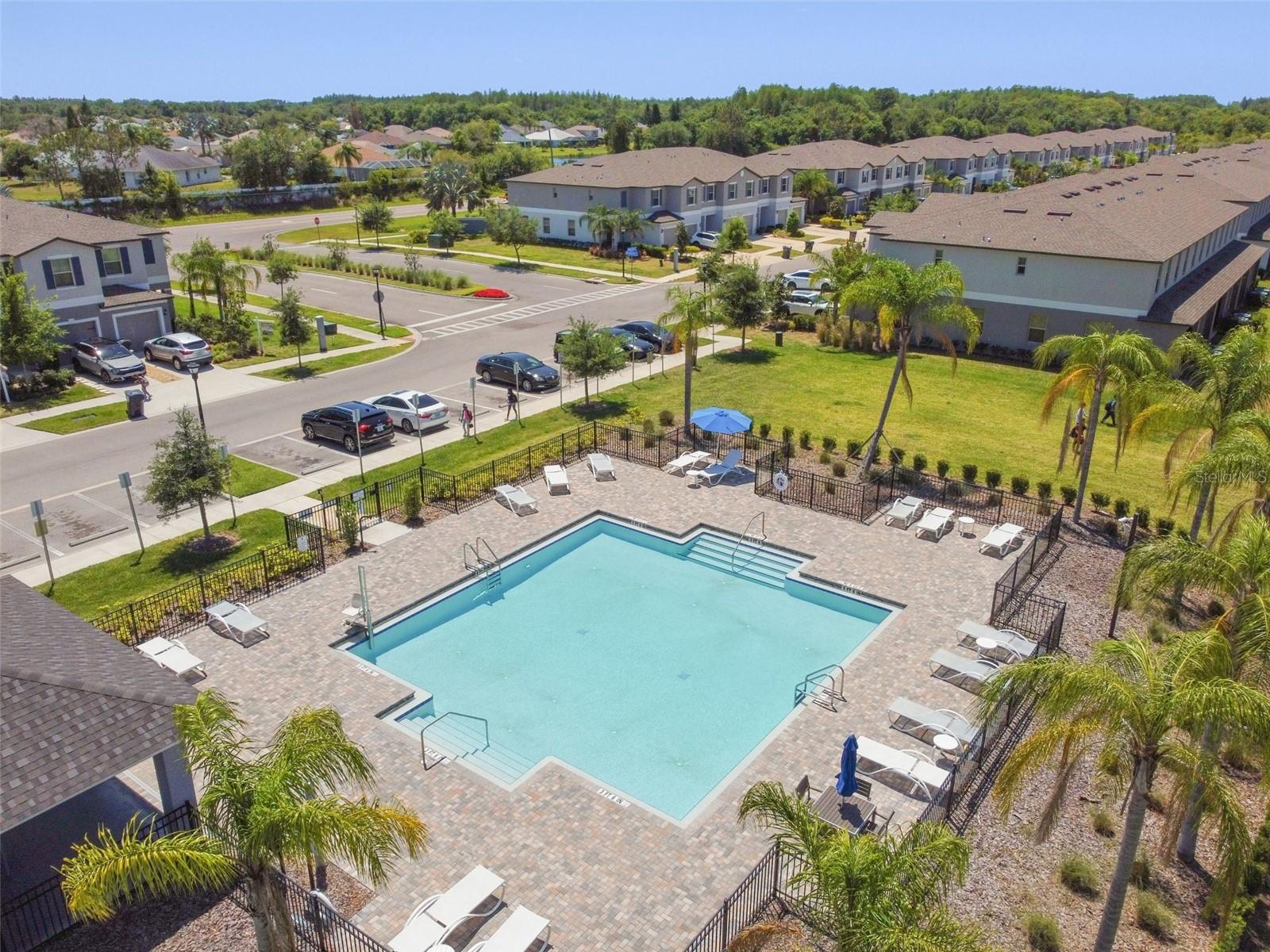 9532 PEMBROOKE PINES DR, SUN CITY CENTER, FL, 33573