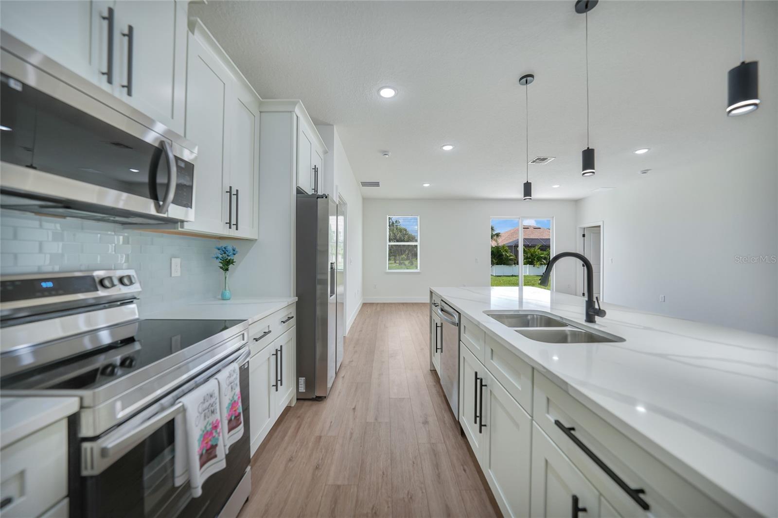 16 TEE VIEW RD, ROTONDA WEST, FL, 33947