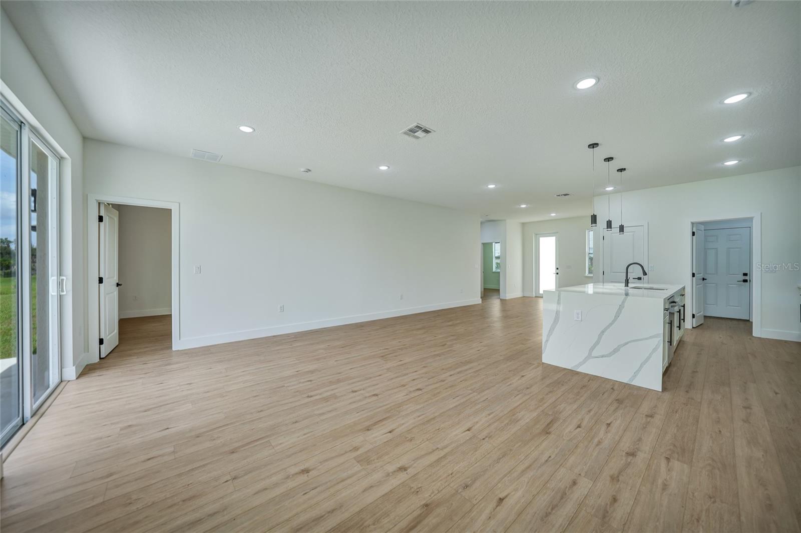 16 TEE VIEW RD, ROTONDA WEST, FL, 33947