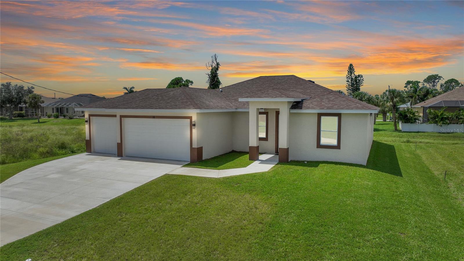 16 TEE VIEW RD, ROTONDA WEST, FL, 33947