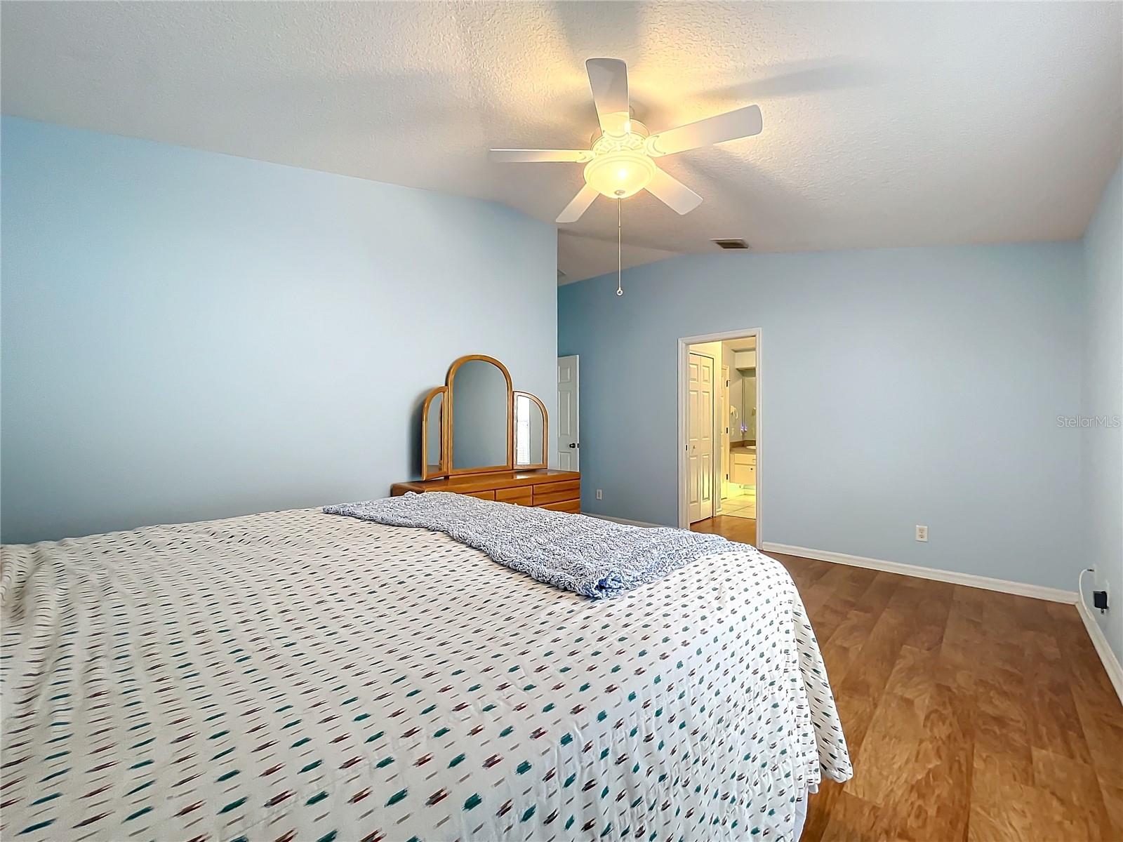 5430 SIR CHURCHILL DR, LEESBURG, FL, 34748