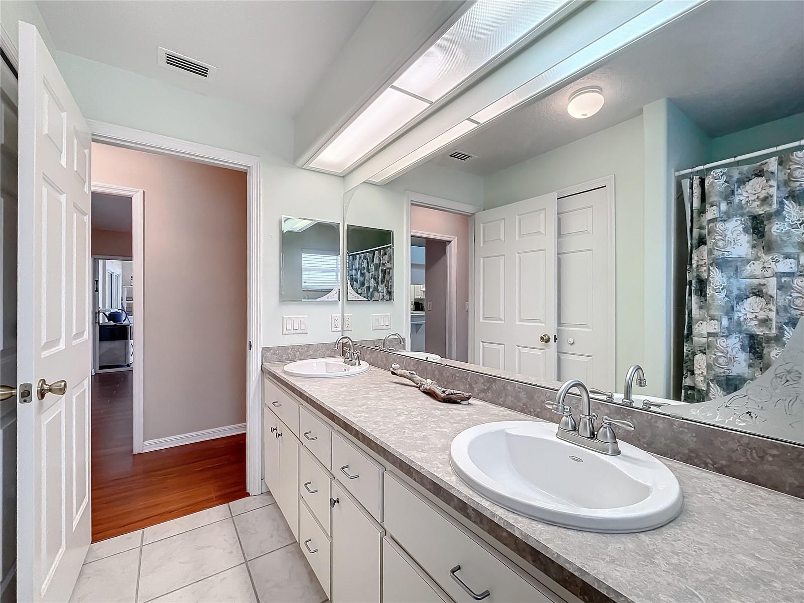 5430 SIR CHURCHILL DR, LEESBURG, FL, 34748