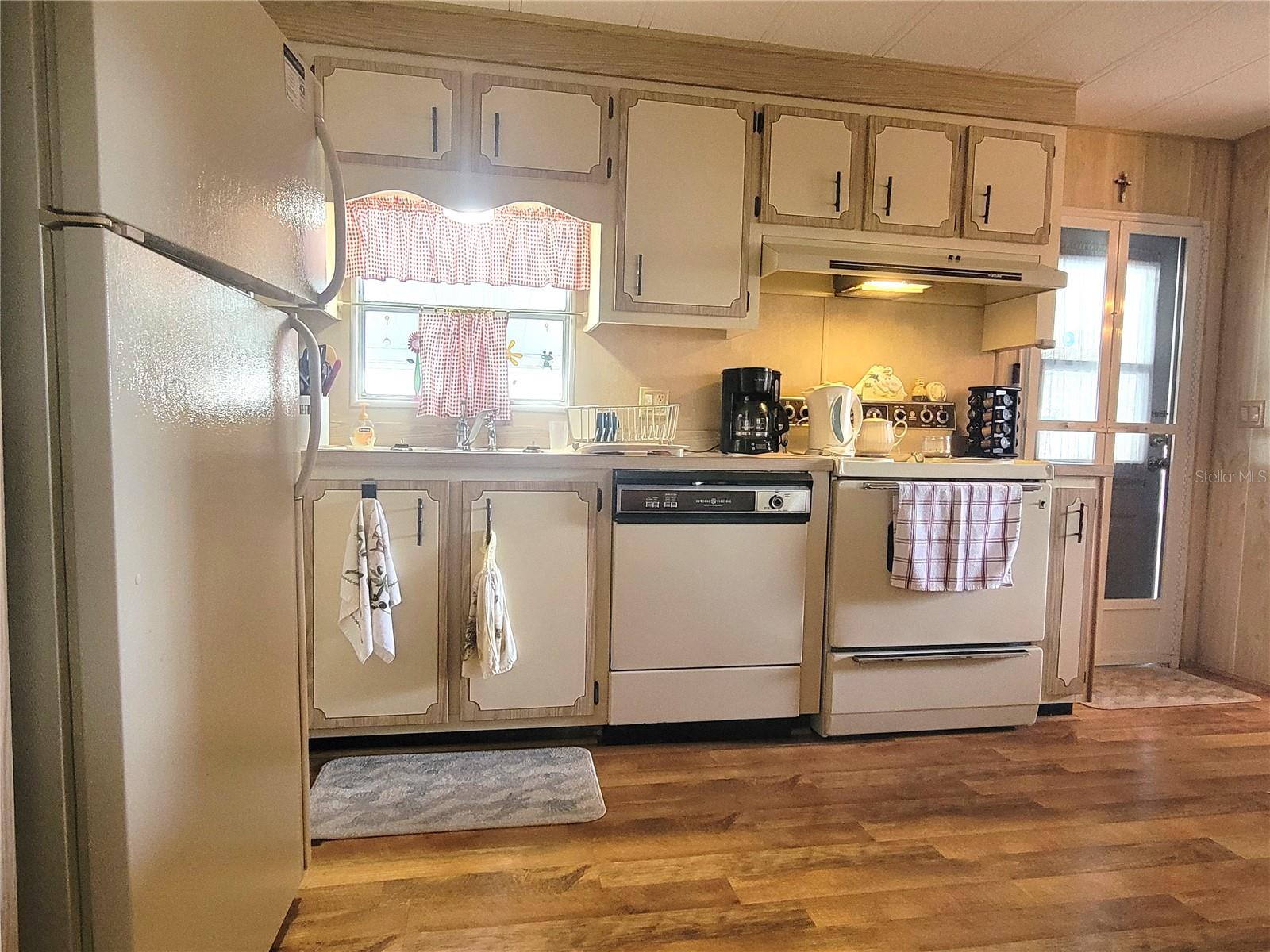 P4931913 Property Photo