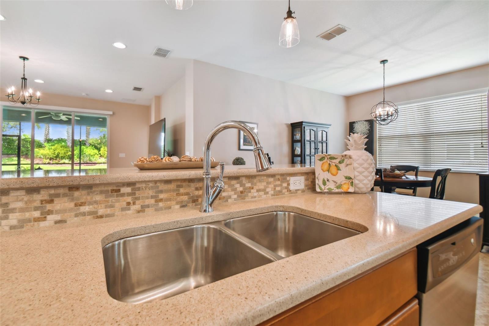 15626 AURORA LAKE CIR, WIMAUMA, FL, 33598