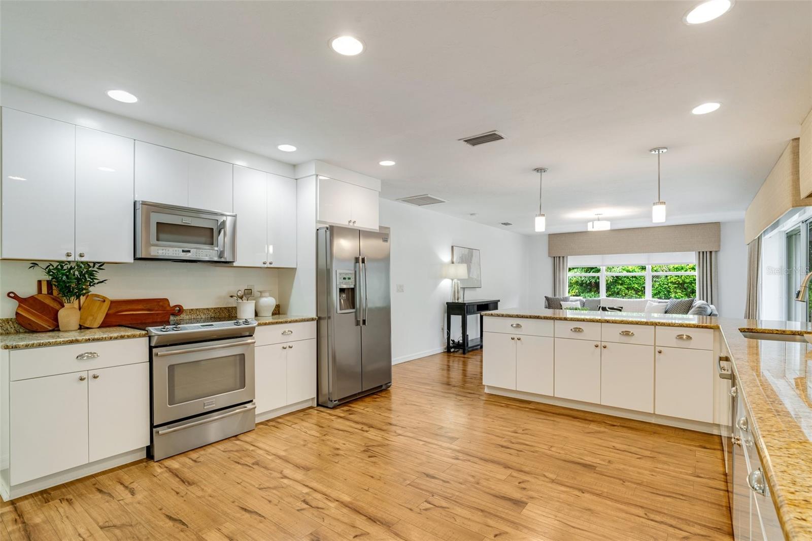 1906 HILLSDALE PL, SARASOTA, FL, 34231