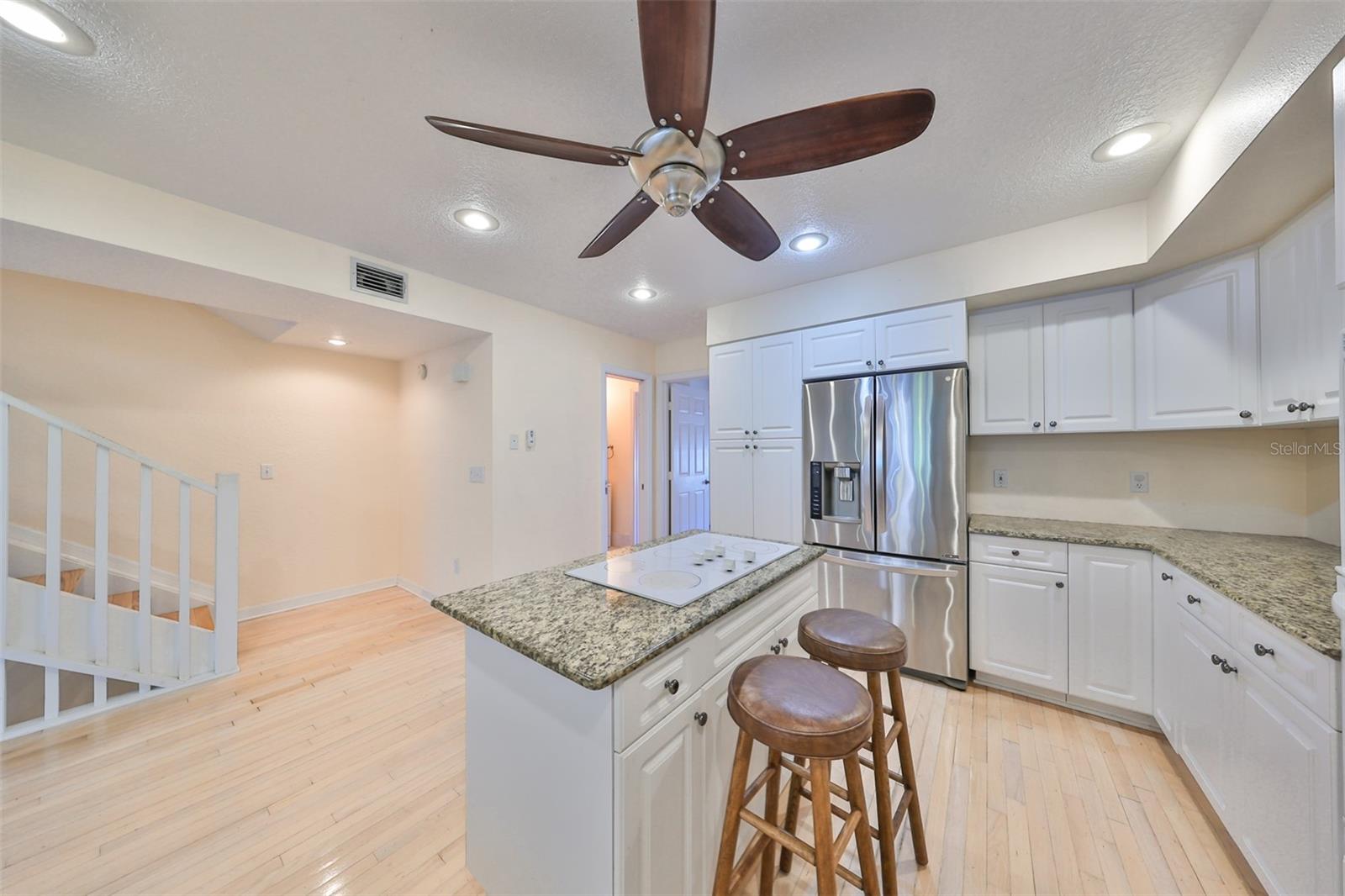 521 PINELLAS BAYWAY S #202, ST PETERSBURG, FL, 33715