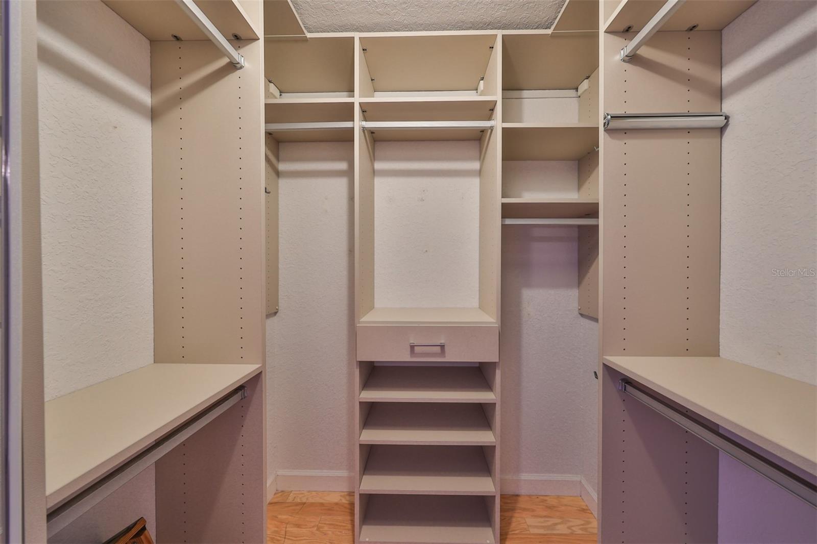 521 PINELLAS BAYWAY S #202, ST PETERSBURG, FL, 33715