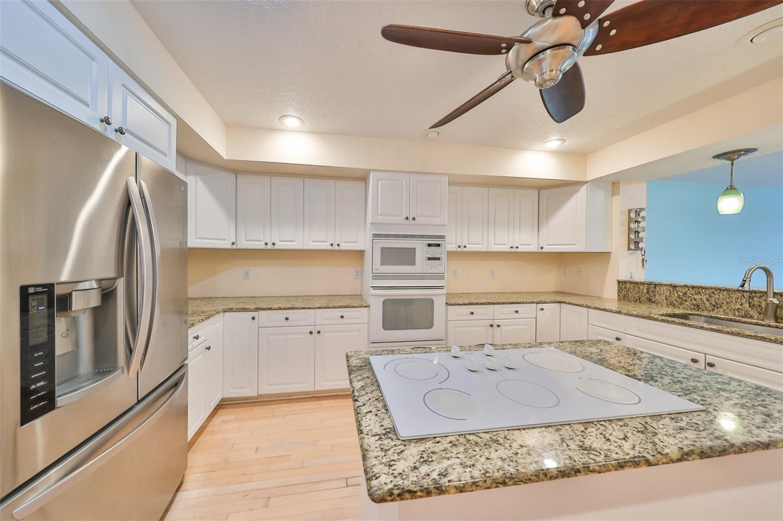 521 PINELLAS BAYWAY S #202, ST PETERSBURG, FL, 33715