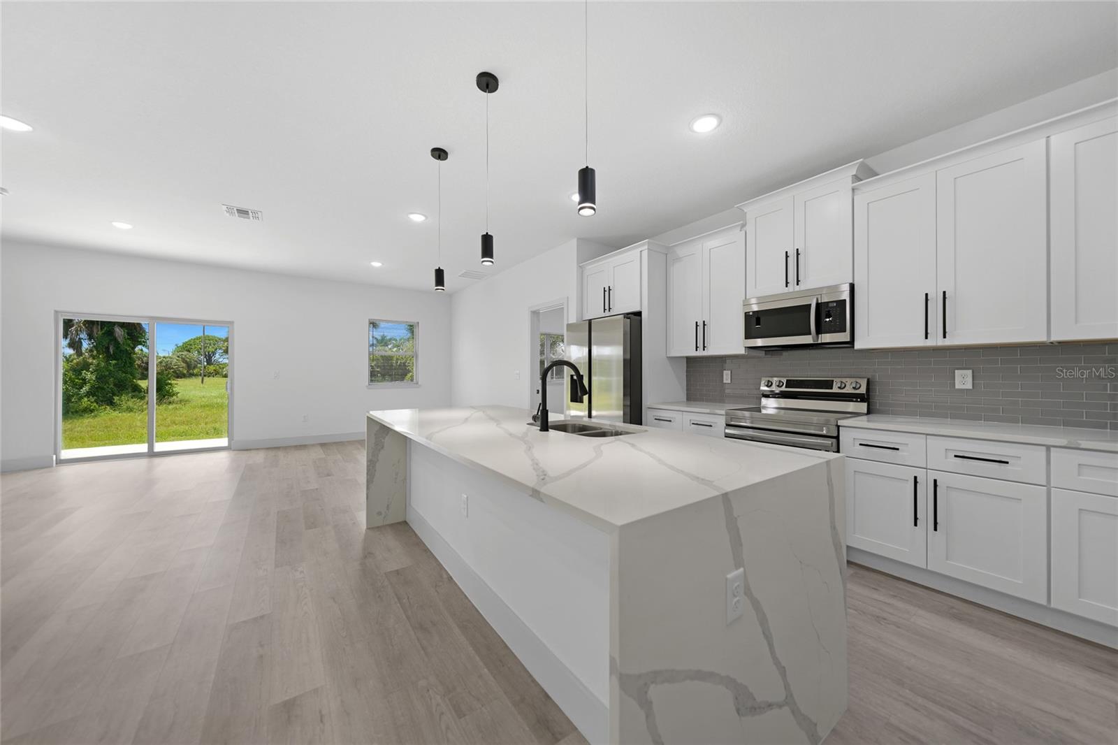 6 TEE VIEW RD, ROTONDA WEST, FL, 33947