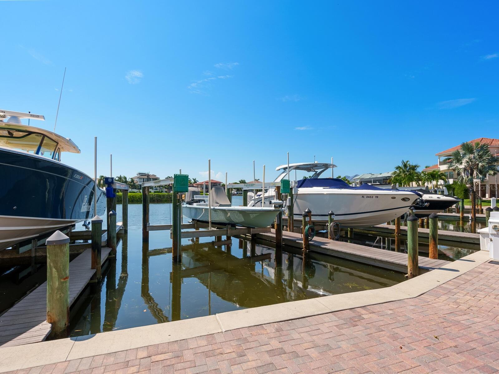 12313 BAYPOINTE TER, CORTEZ, FL, 34215