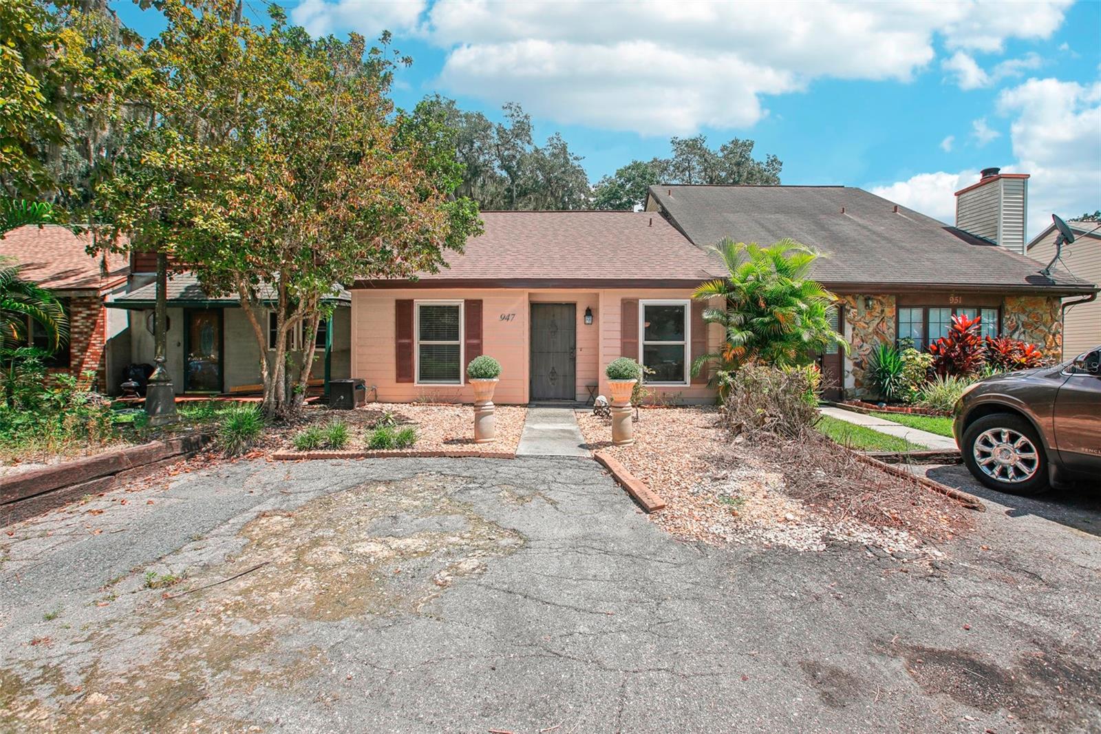 947 VILLAGE DR, BROOKSVILLE, FL, 34601