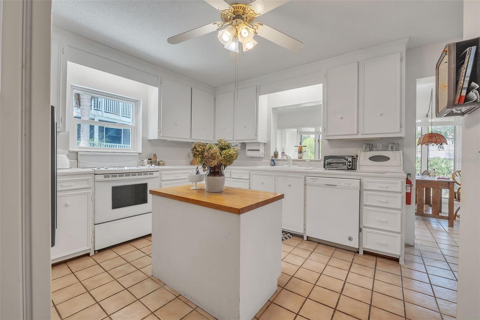 830 EEL AVE, NEW SMYRNA BEACH, FL, 32169