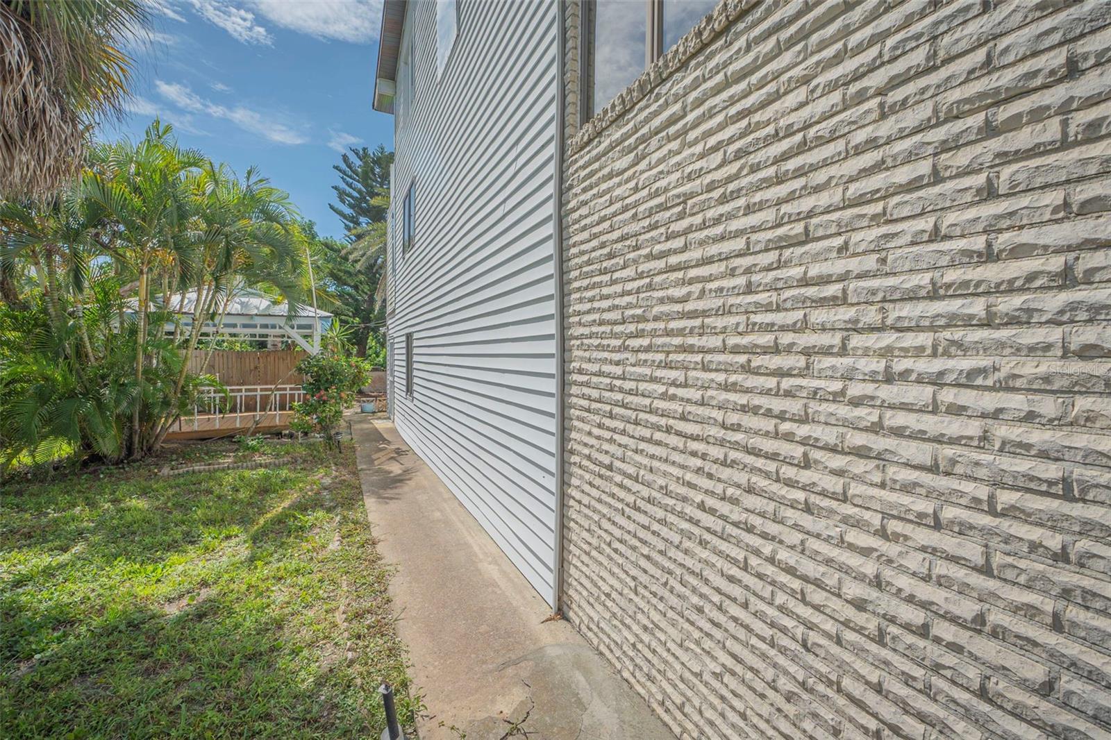 830 EEL AVE, NEW SMYRNA BEACH, FL, 32169
