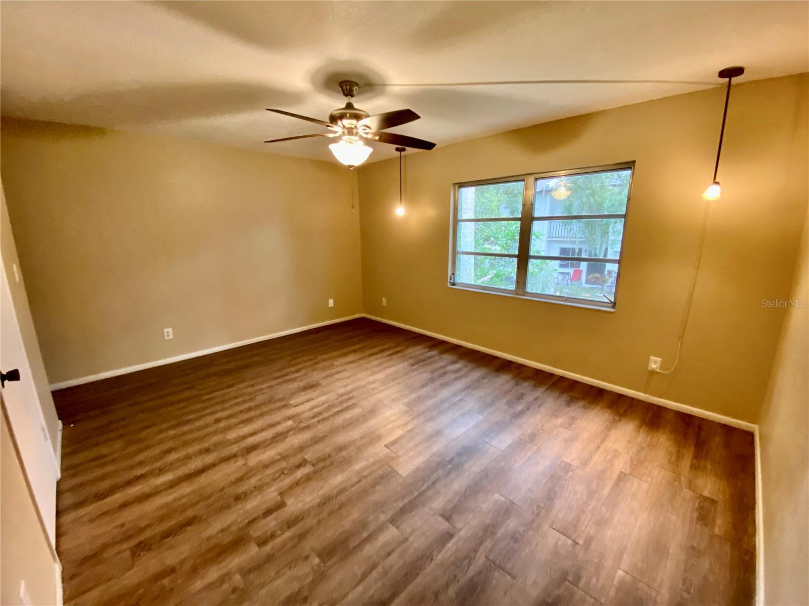 P4931920 Property Photo