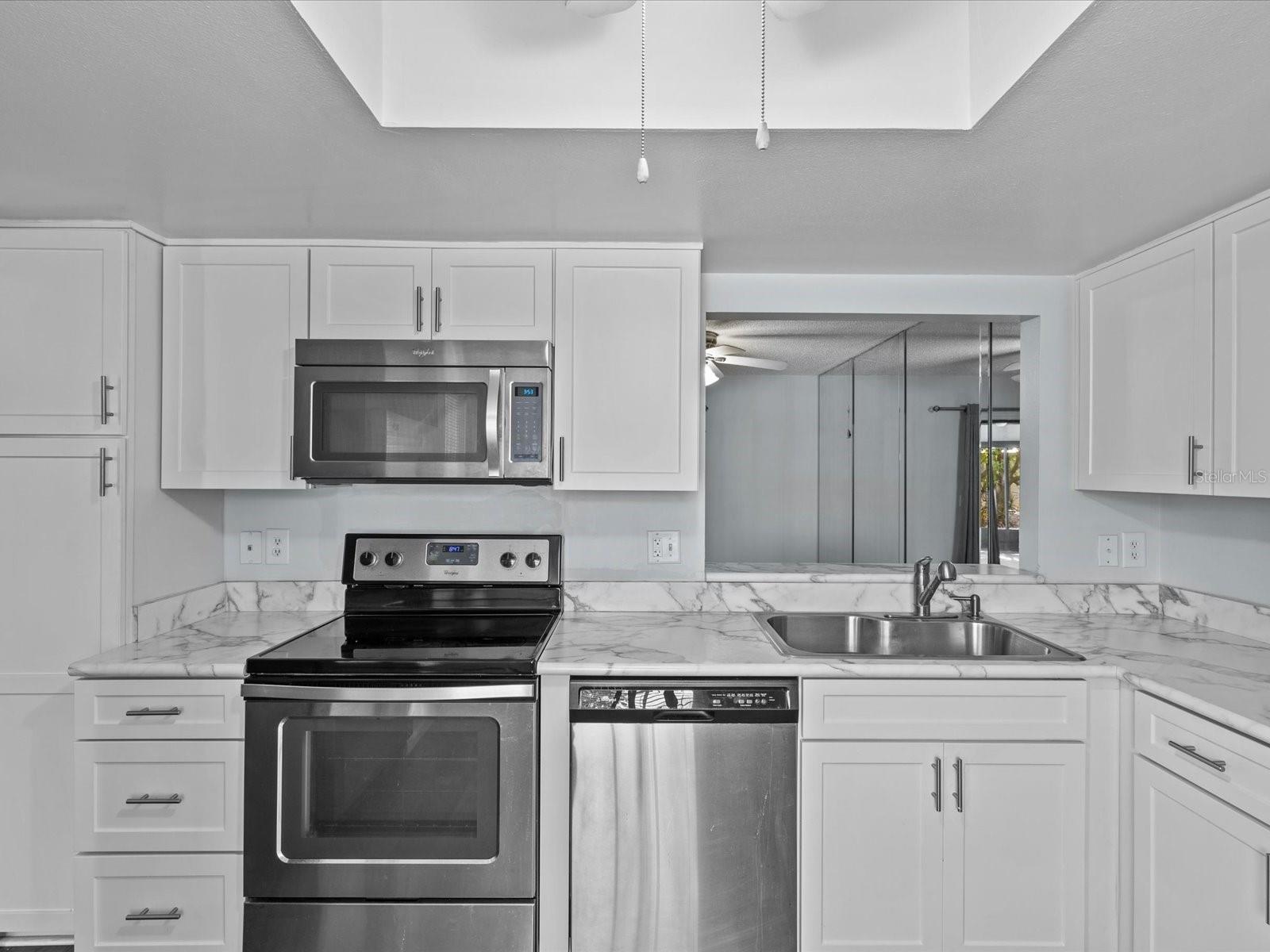30 WINDRUSH BAY DR, TARPON SPRINGS, FL, 34689