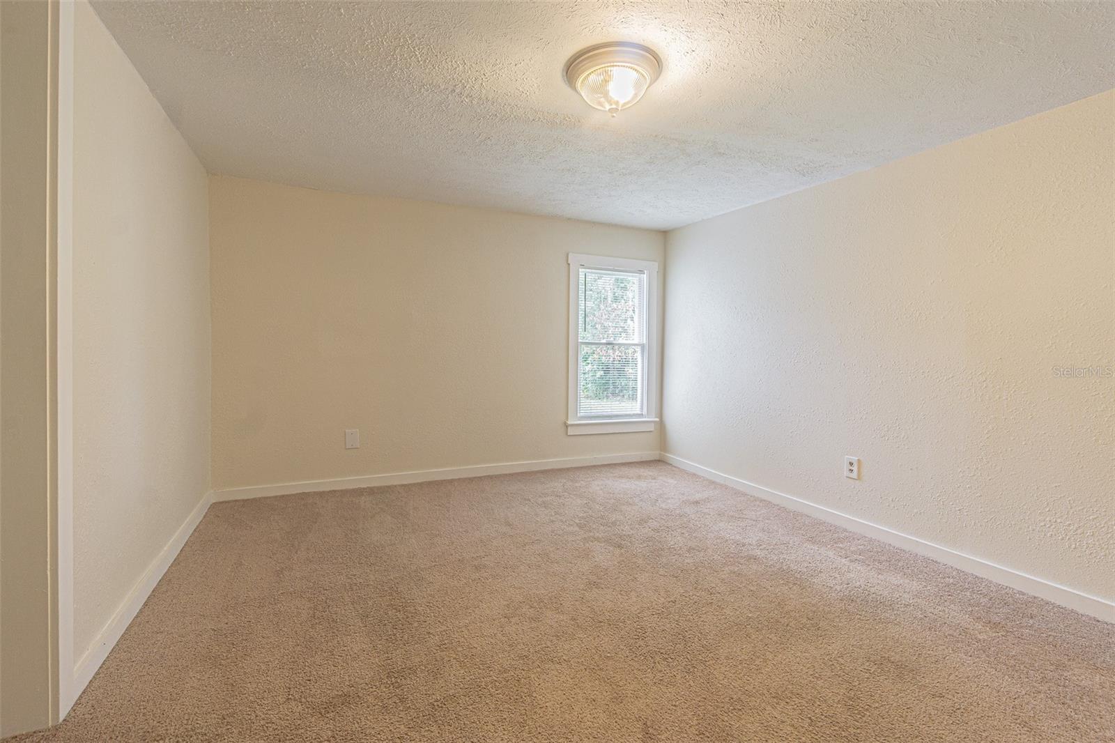 1812 N BARNES ST, PLANT CITY, FL, 33563