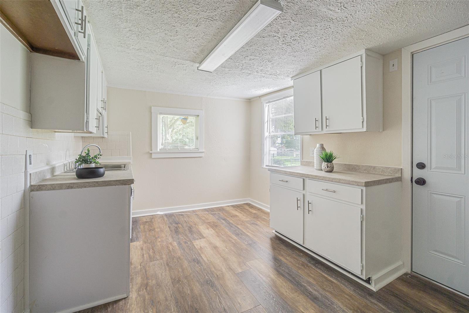 1812 N BARNES ST, PLANT CITY, FL, 33563