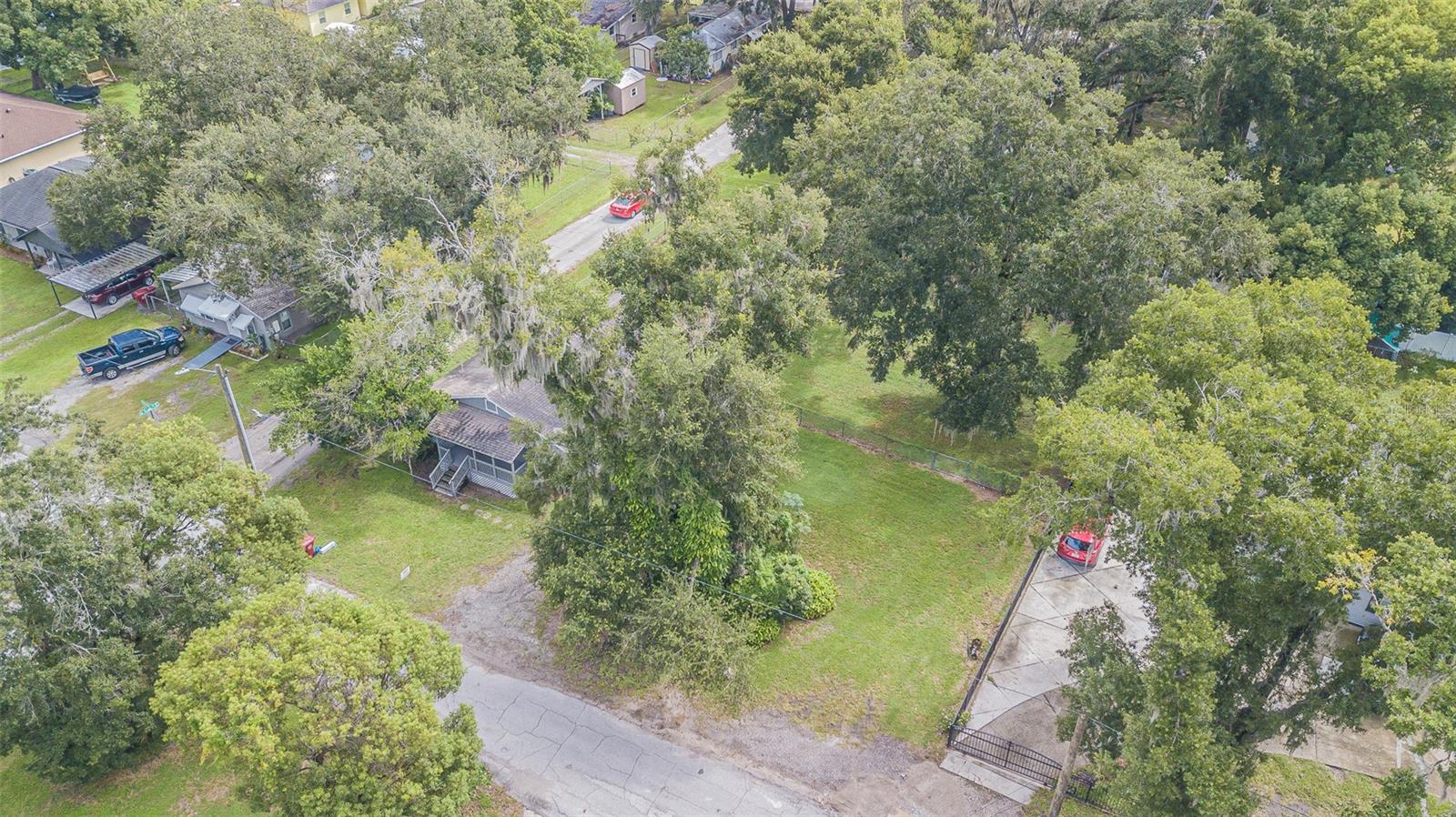 1812 N BARNES ST, PLANT CITY, FL, 33563