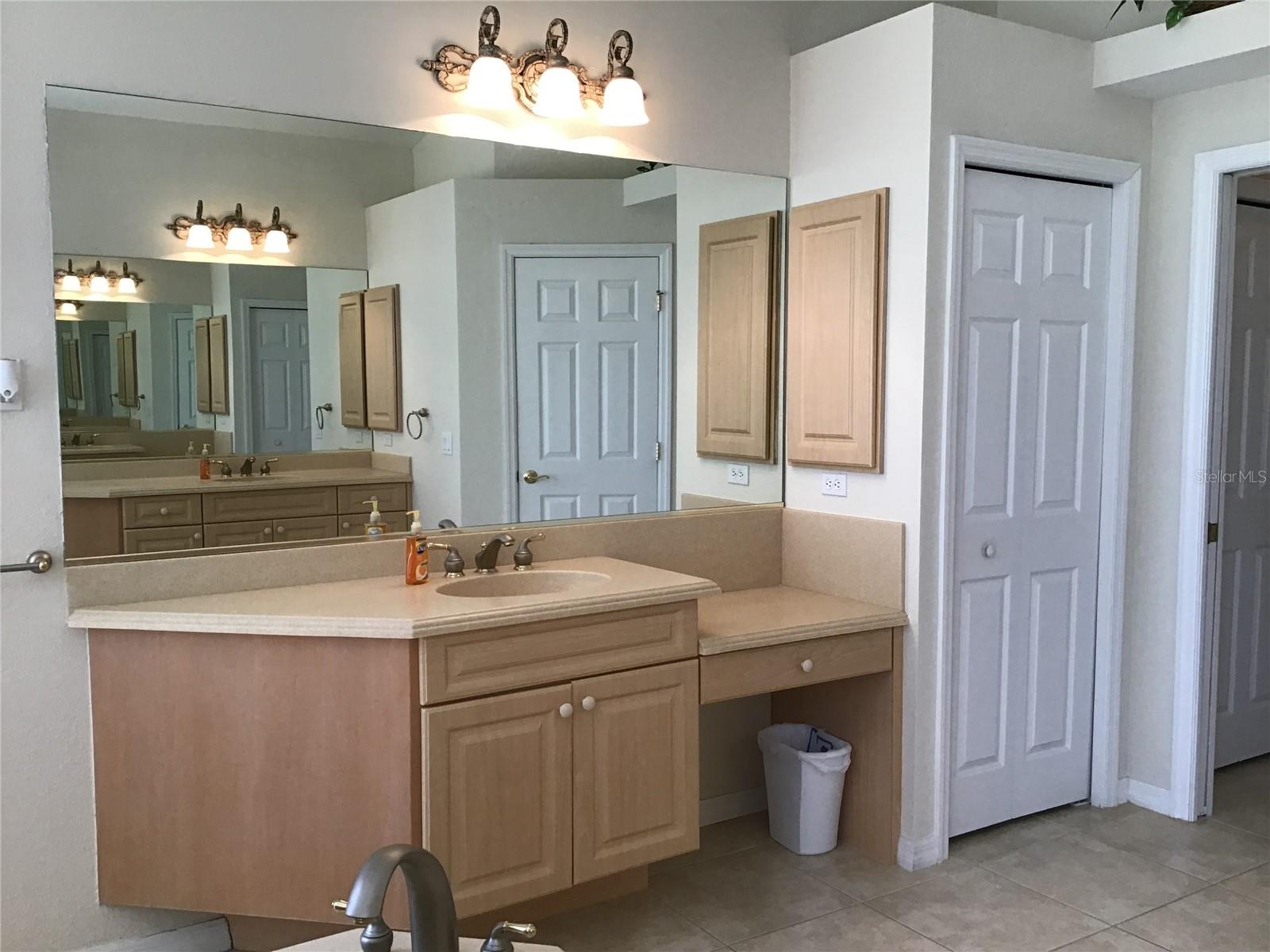 1292 W HILLSBOROUGH BLVD, NORTH PORT, FL, 34288