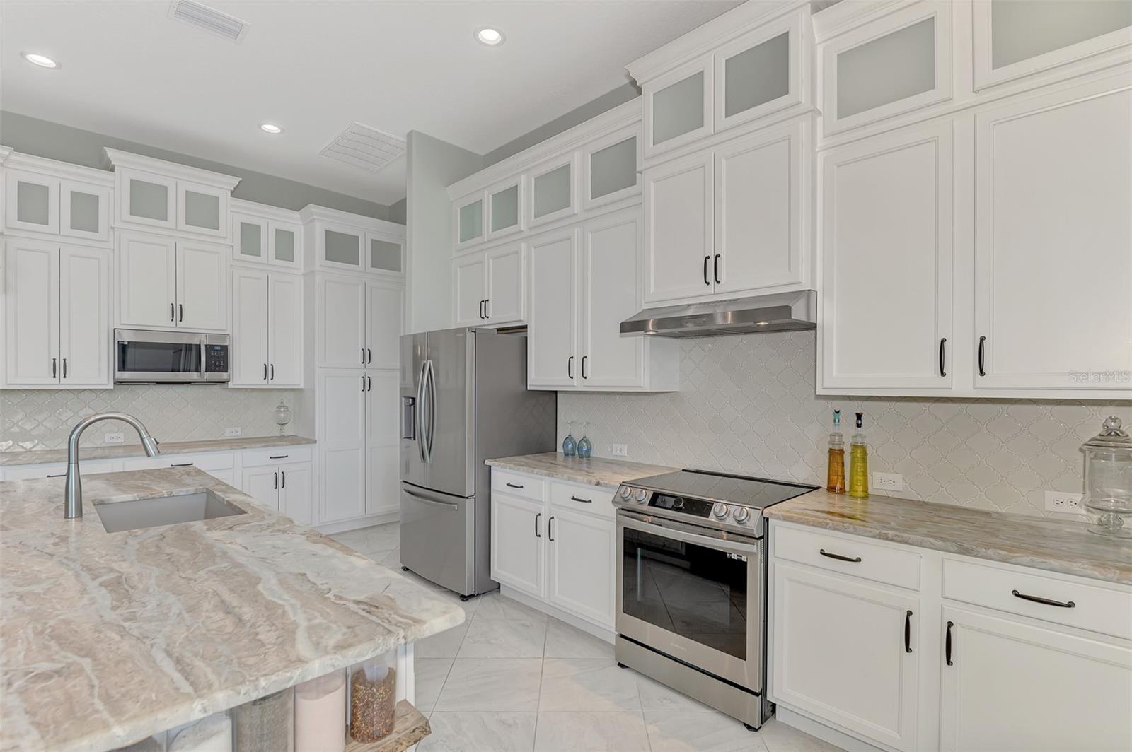 198 LONG MEADOW LN, ROTONDA WEST, FL, 33947