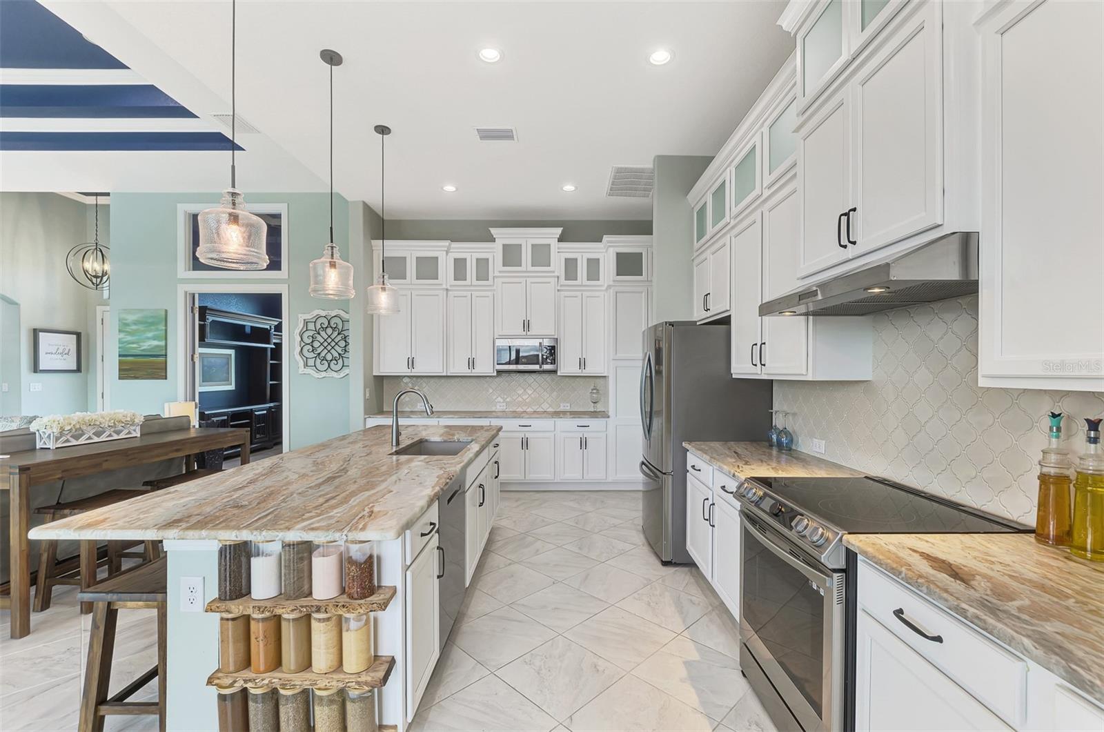 198 LONG MEADOW LN, ROTONDA WEST, FL, 33947