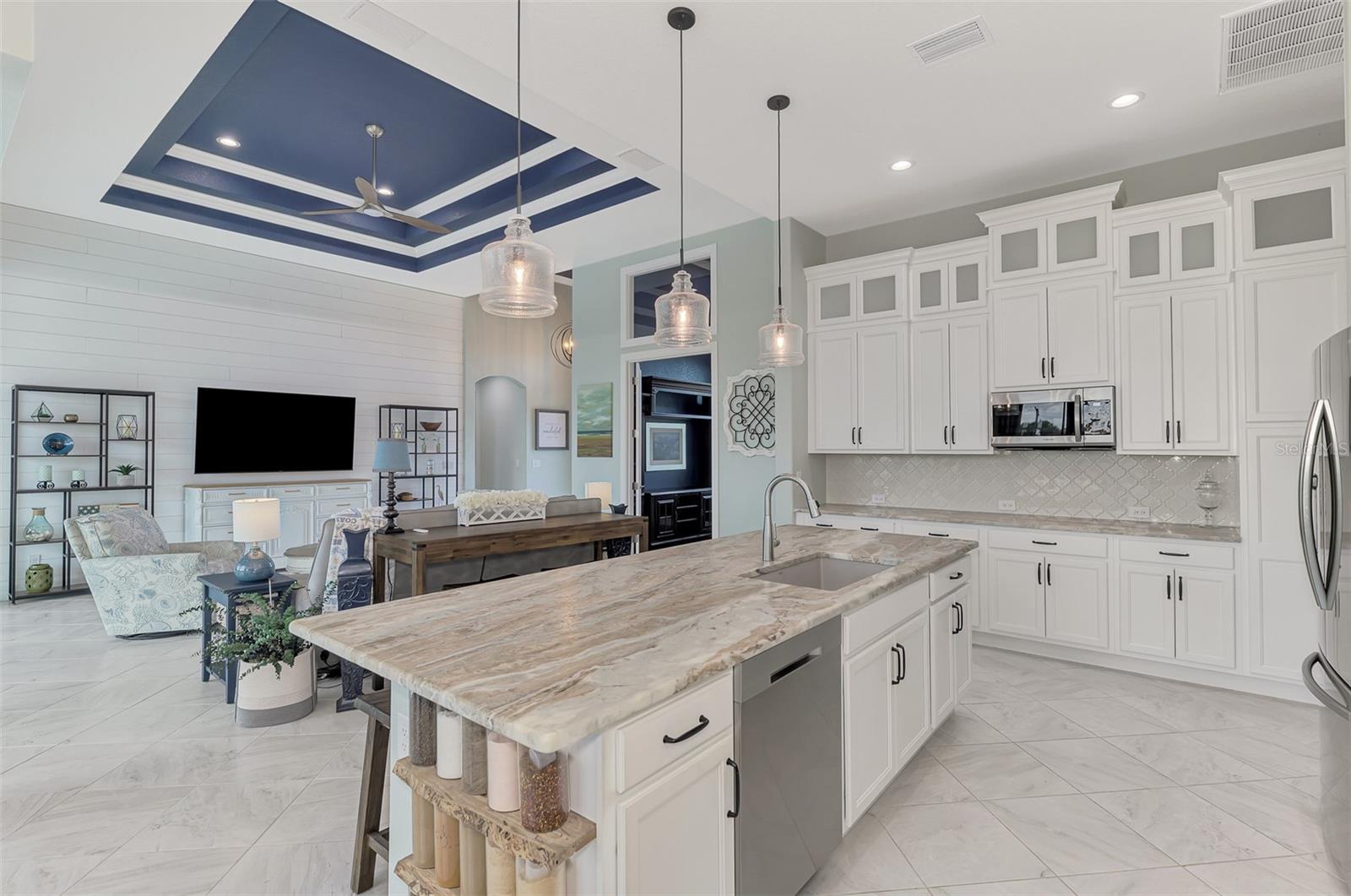 198 LONG MEADOW LN, ROTONDA WEST, FL, 33947