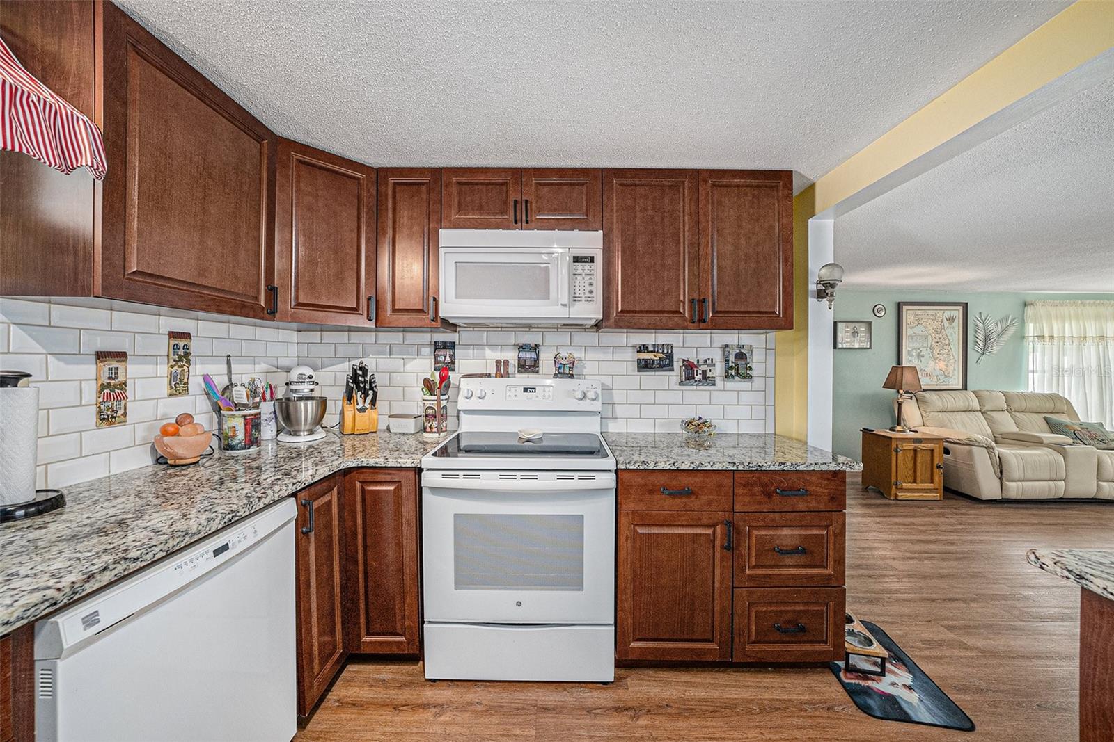 10301 OAK HILL DR, PORT RICHEY, FL, 34668